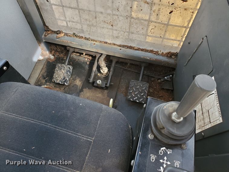 image for item DJ3117 1999 Vermeer TG525 tub grinder