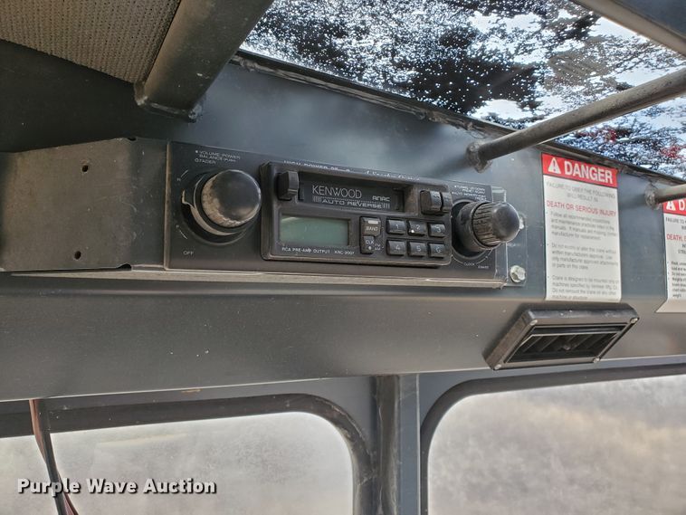 image for item DJ3117 1999 Vermeer TG525 tub grinder