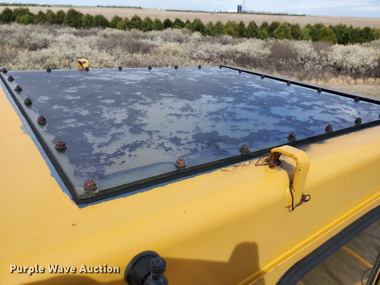 image for item DJ3117 1999 Vermeer TG525 tub grinder