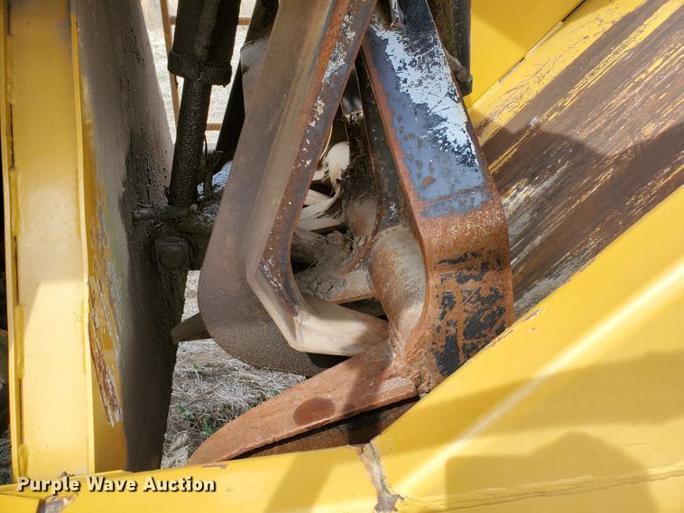 image for item DJ3117 1999 Vermeer TG525 tub grinder