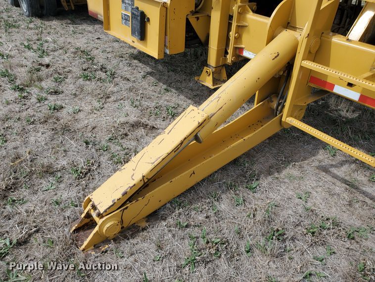 image for item DJ3117 1999 Vermeer TG525 tub grinder