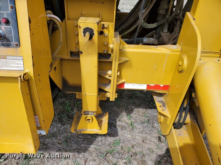 image for item DJ3117 1999 Vermeer TG525 tub grinder