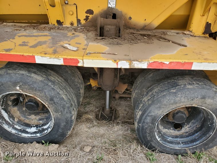 image for item DJ3117 1999 Vermeer TG525 tub grinder