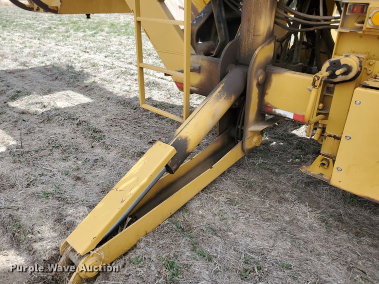 image for item DJ3117 1999 Vermeer TG525 tub grinder