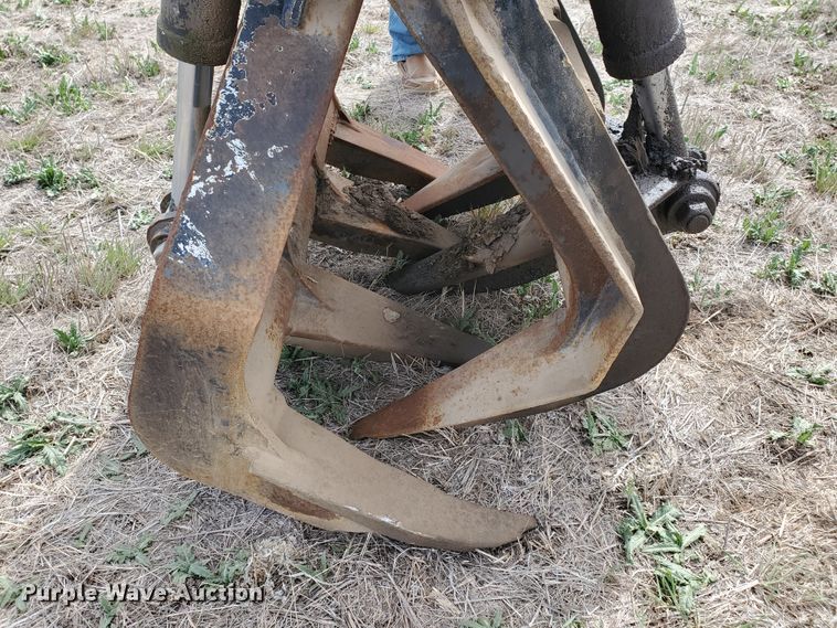 image for item DJ3117 1999 Vermeer TG525 tub grinder