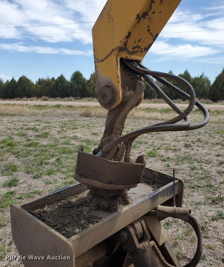 image for item DJ3117 1999 Vermeer TG525 tub grinder