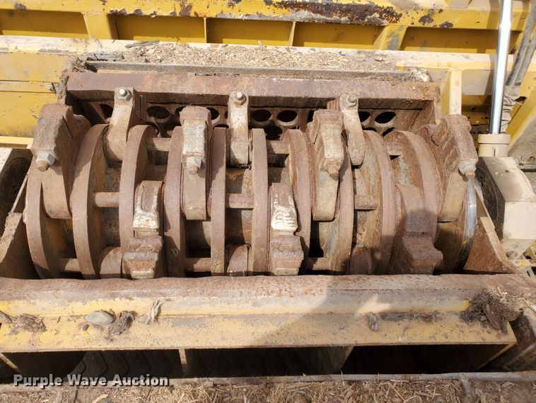 image for item DJ3117 1999 Vermeer TG525 tub grinder