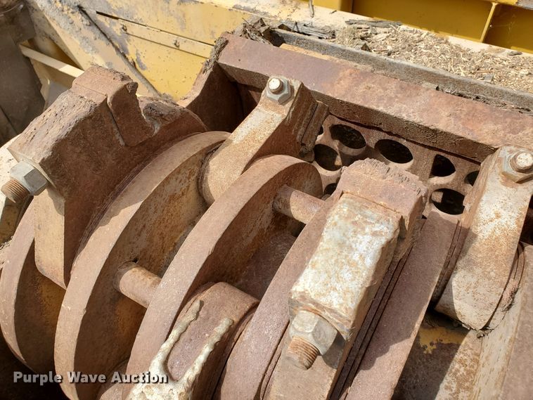 image for item DJ3117 1999 Vermeer TG525 tub grinder