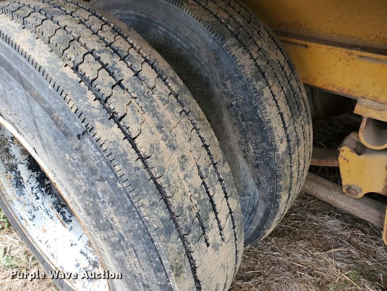 image for item DJ3117 1999 Vermeer TG525 tub grinder