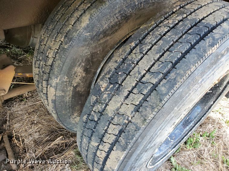 image for item DJ3117 1999 Vermeer TG525 tub grinder