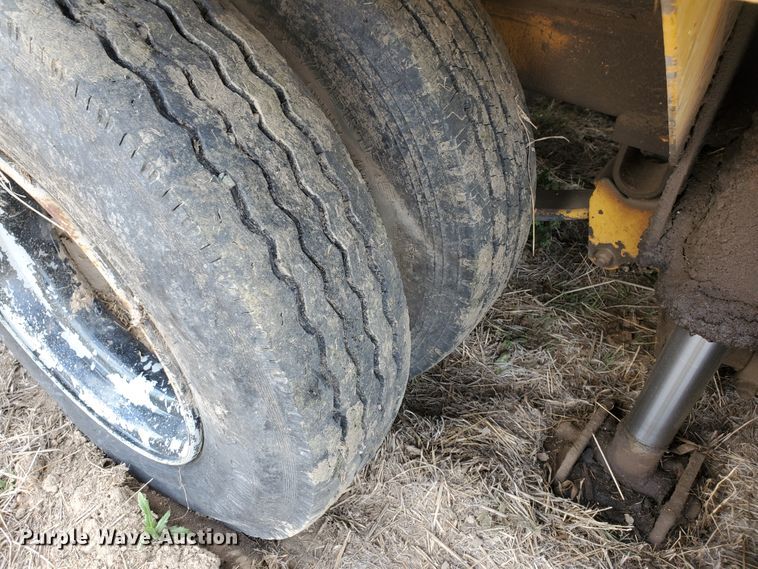 image for item DJ3117 1999 Vermeer TG525 tub grinder