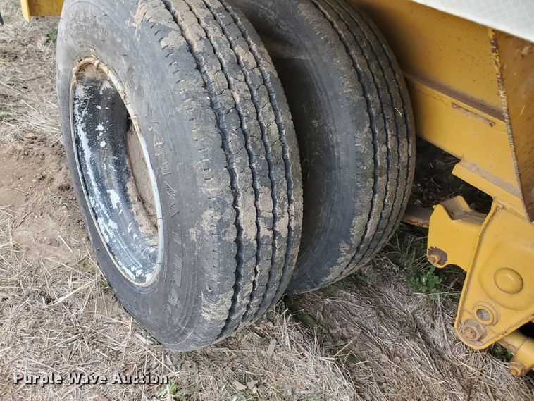 image for item DJ3117 1999 Vermeer TG525 tub grinder