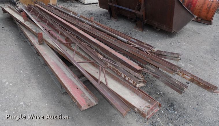 image for item DO9348 Steel trusses