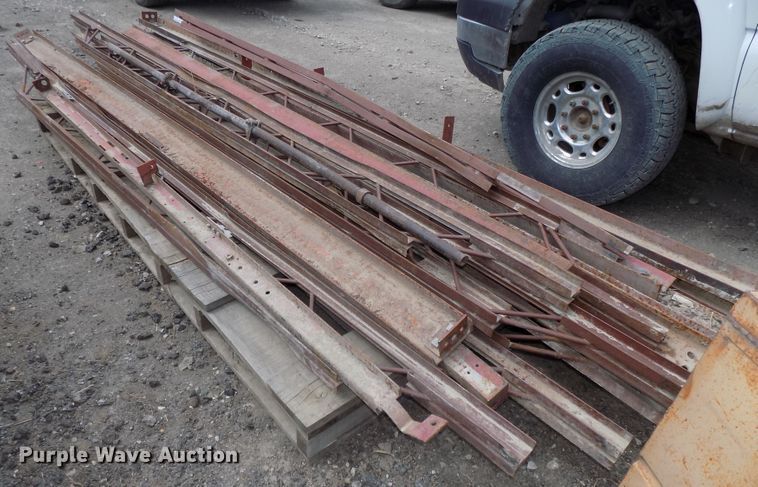 image for item DO9348 Steel trusses