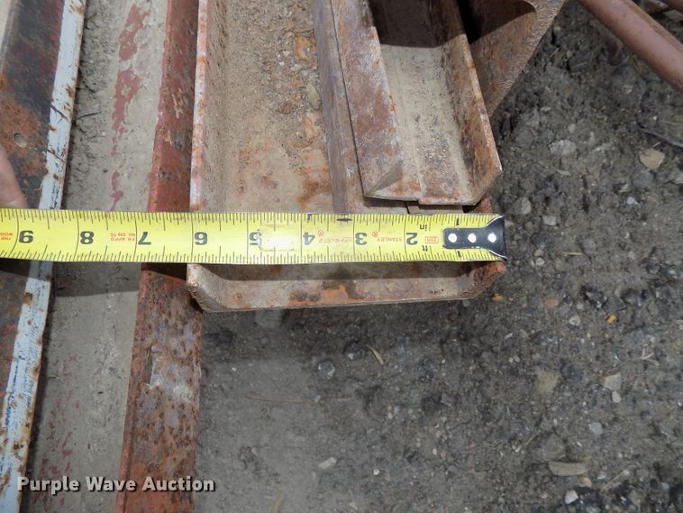 image for item DO9348 Steel trusses