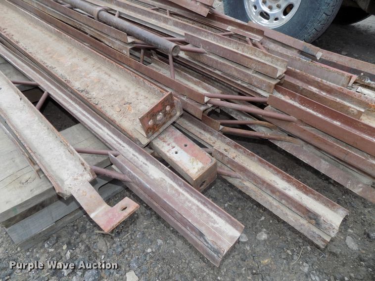 image for item DO9348 Steel trusses