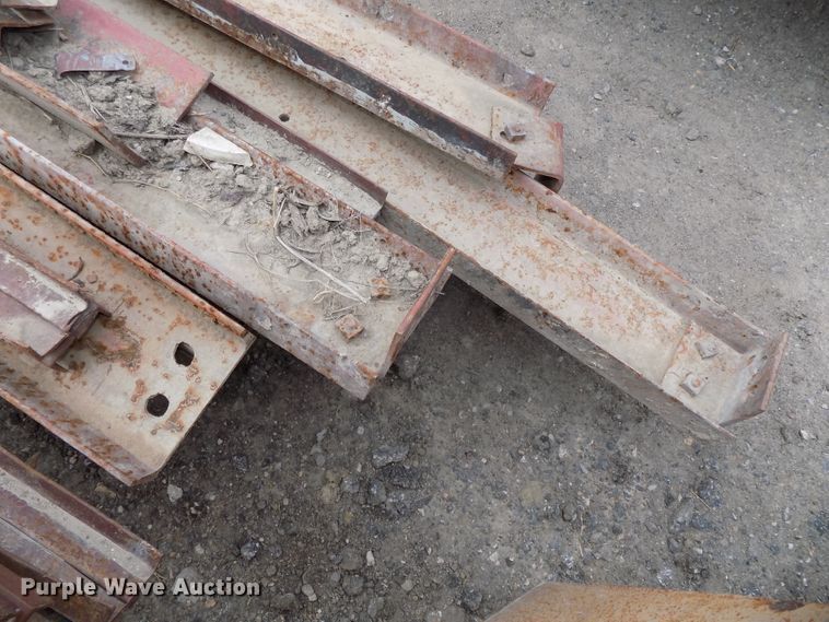 image for item DO9348 Steel trusses