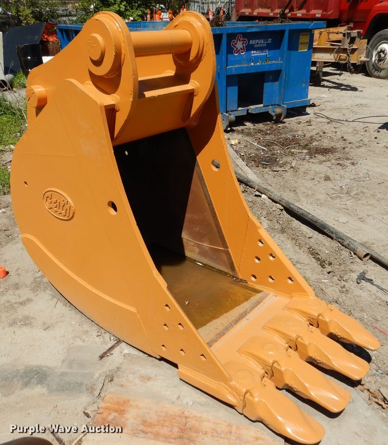 Geith 30"W excavator bucket in Lee's Summit, MO Item EK9181 sold
