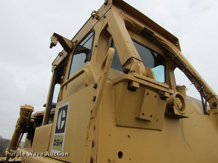 image for item FD9417 1976 Caterpillar D9H  crawler dozer