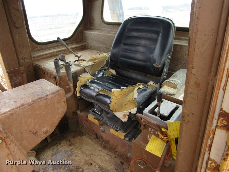 image for item FD9417 1976 Caterpillar D9H  crawler dozer