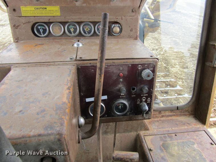 image for item FD9417 1976 Caterpillar D9H  crawler dozer
