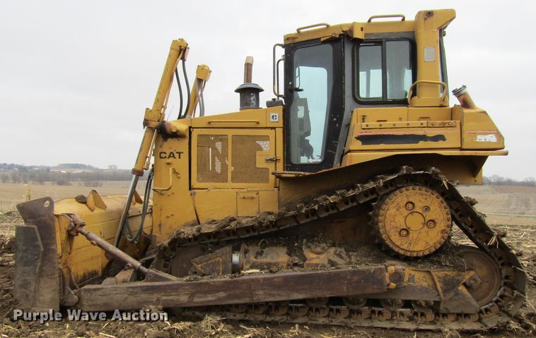 image for item FD9418 1986 Caterpillar D6H  crawler dozer