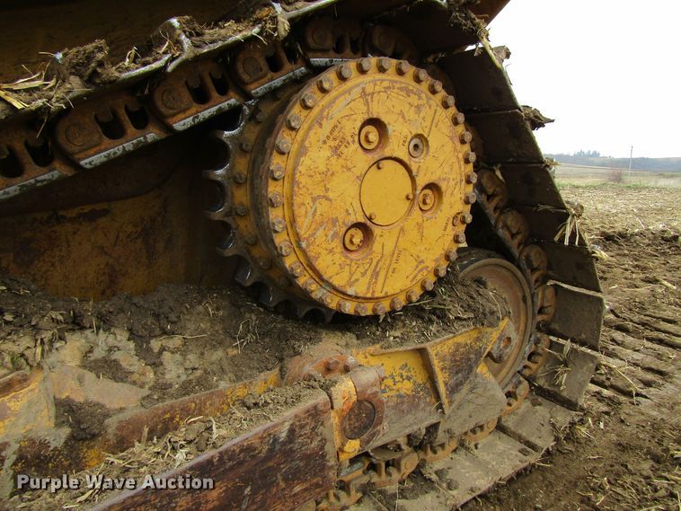 image for item FD9418 1986 Caterpillar D6H  crawler dozer