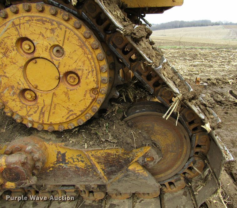 image for item FD9418 1986 Caterpillar D6H  crawler dozer