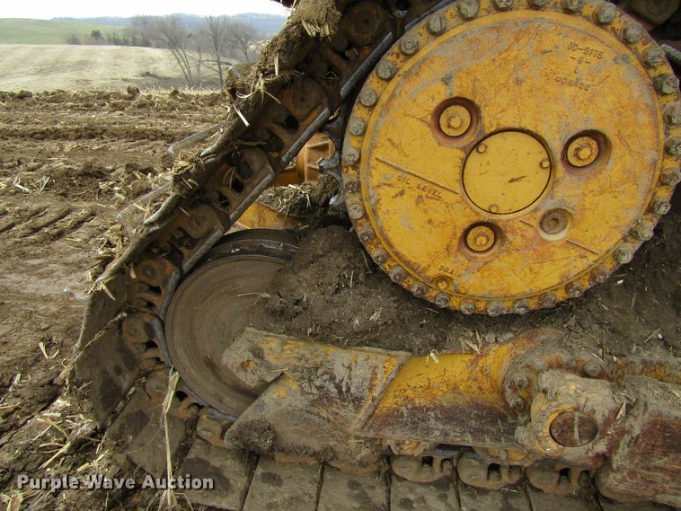 image for item FD9418 1986 Caterpillar D6H  crawler dozer
