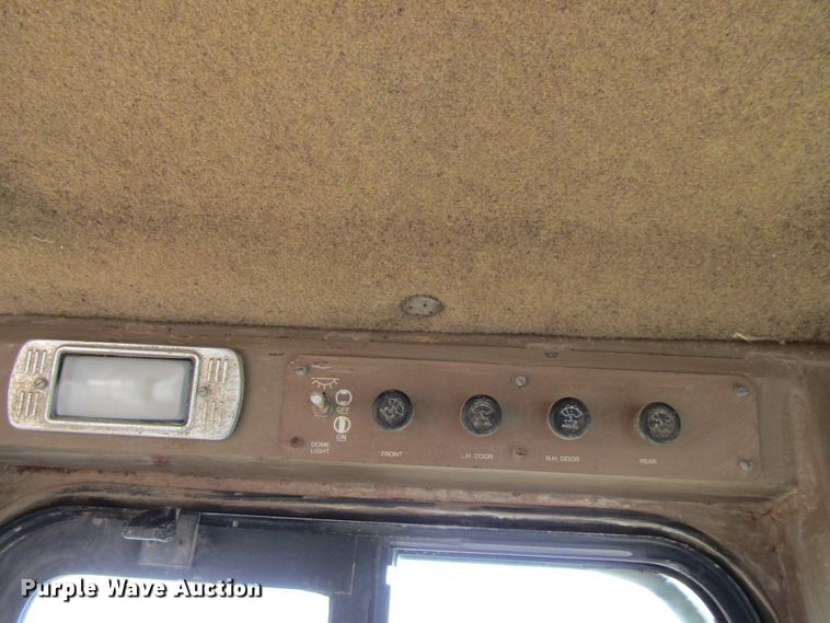 image for item FD9418 1986 Caterpillar D6H  crawler dozer