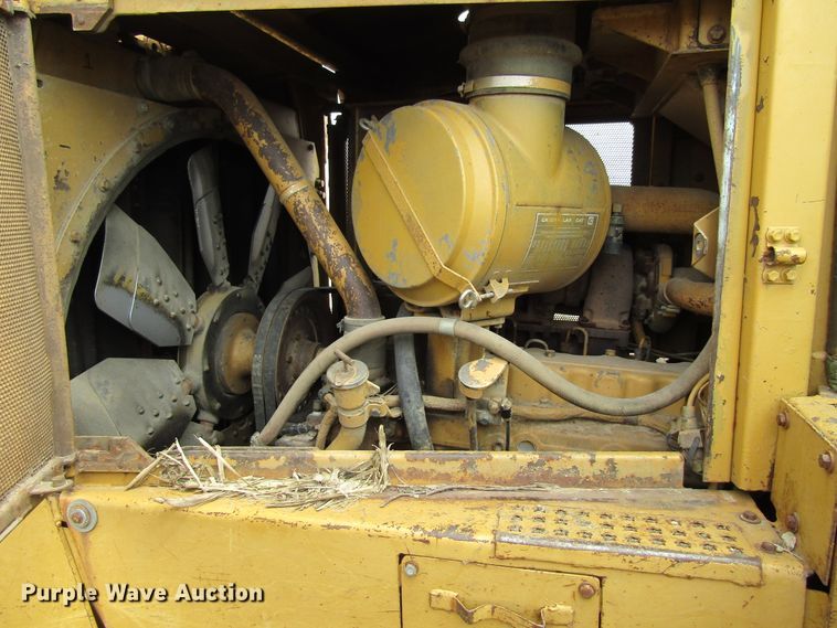 image for item FD9418 1986 Caterpillar D6H  crawler dozer