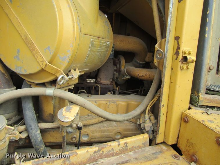 image for item FD9418 1986 Caterpillar D6H  crawler dozer