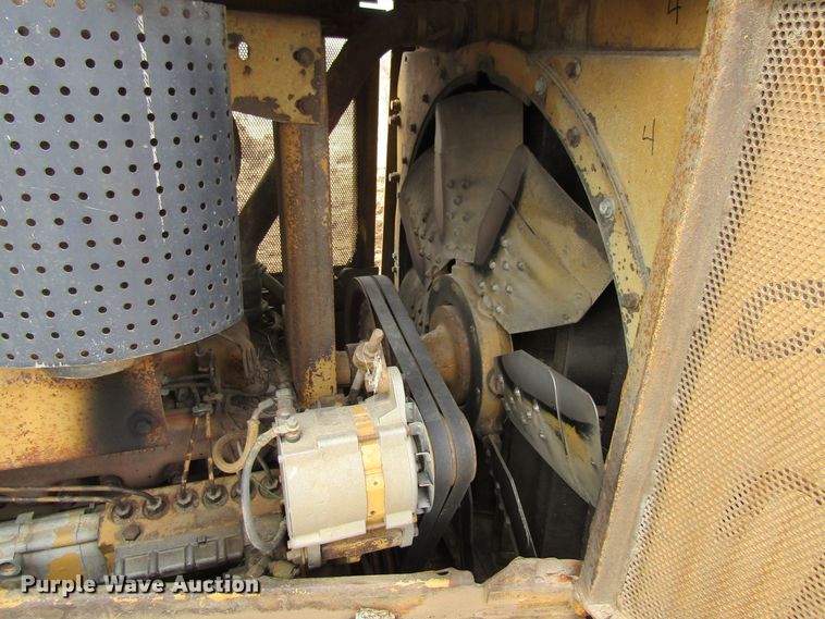 image for item FD9418 1986 Caterpillar D6H  crawler dozer
