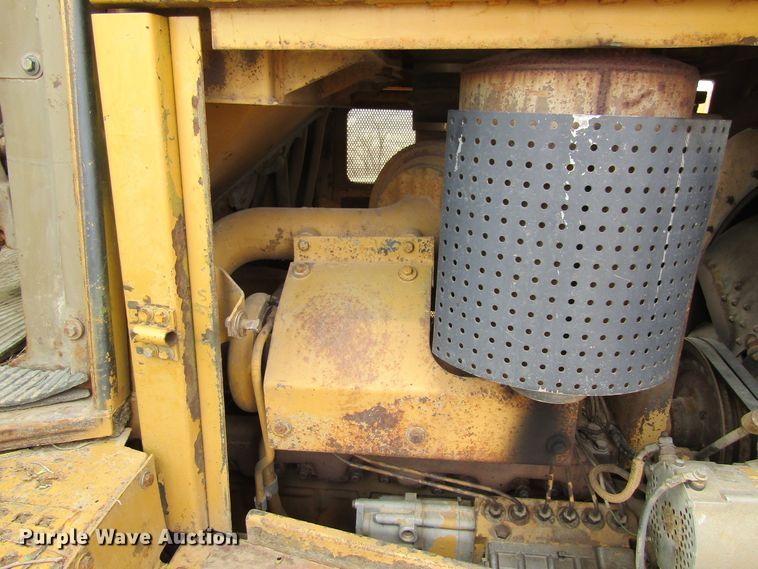 image for item FD9418 1986 Caterpillar D6H  crawler dozer