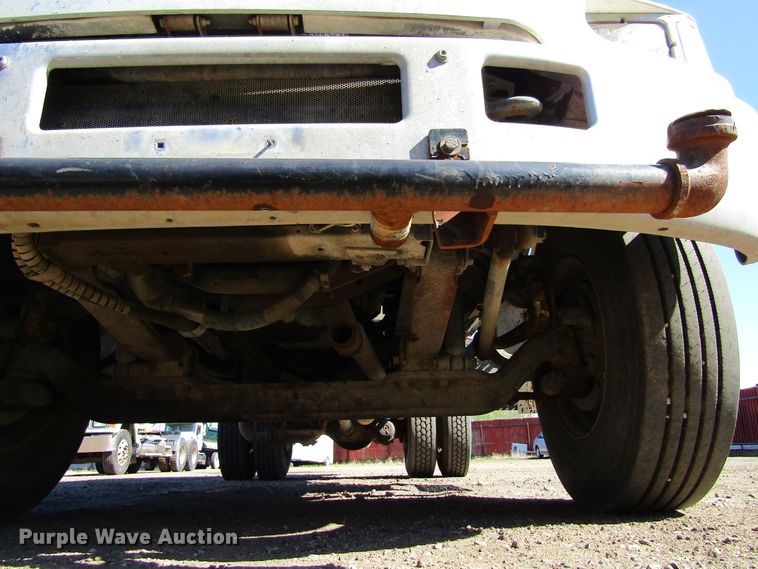 image for item FD9423 2006 Ford F750 Super Duty water truck