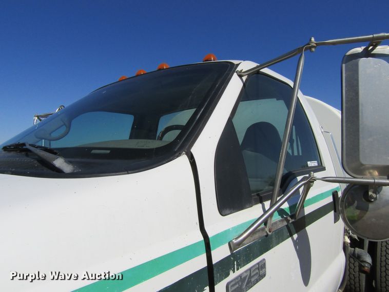 image for item FD9423 2006 Ford F750 Super Duty water truck