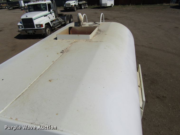 image for item FD9423 2006 Ford F750 Super Duty water truck