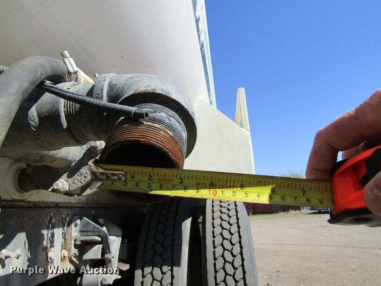 image for item FD9423 2006 Ford F750 Super Duty water truck