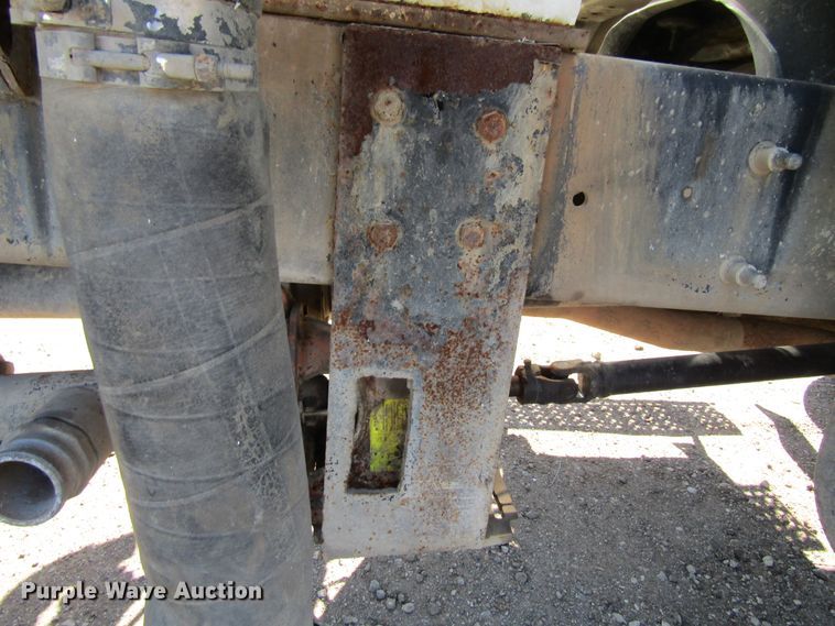 image for item FD9423 2006 Ford F750 Super Duty water truck