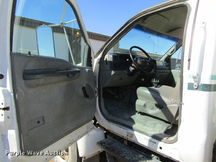 image for item FD9423 2006 Ford F750 Super Duty water truck