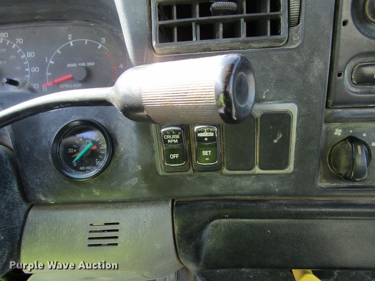 image for item FD9423 2006 Ford F750 Super Duty water truck