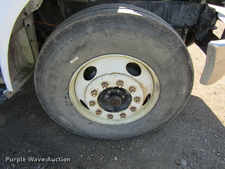 image for item FD9423 2006 Ford F750 Super Duty water truck