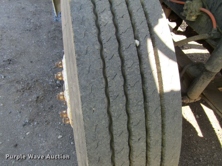 image for item FD9423 2006 Ford F750 Super Duty water truck