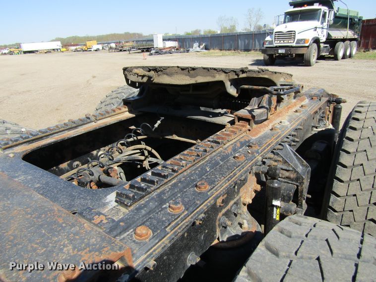 image for item FD9424 2004 Mack CH613 semi truck