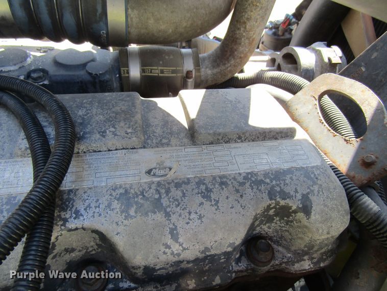 image for item FD9424 2004 Mack CH613 semi truck