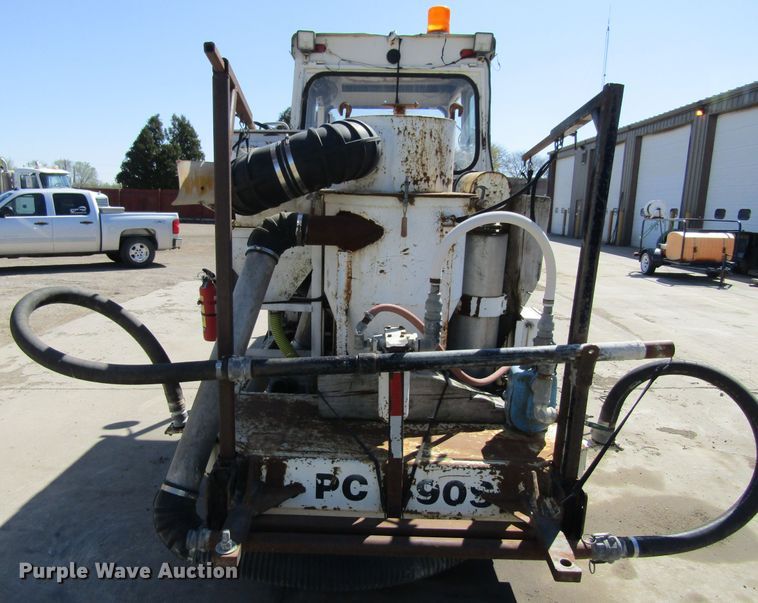 image for item FD9425 2002 Boart Longyear PC390S pavement grinder