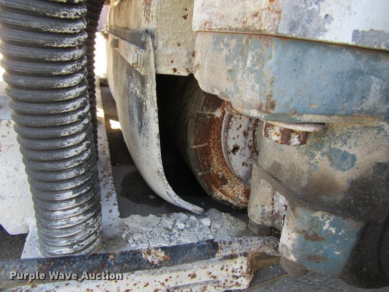 image for item FD9425 2002 Boart Longyear PC390S pavement grinder