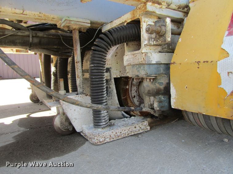 image for item FD9425 2002 Boart Longyear PC390S pavement grinder