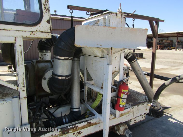 image for item FD9425 2002 Boart Longyear PC390S pavement grinder