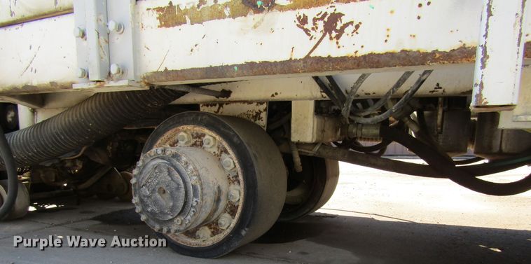 image for item FD9425 2002 Boart Longyear PC390S pavement grinder